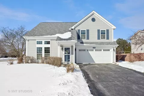 1692 Stockton Ln, Crystal Lake, IL 60014