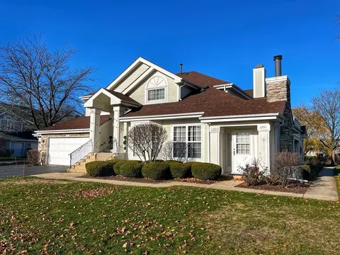 1353 Georgetown Dr #1353, Batavia, IL 60510