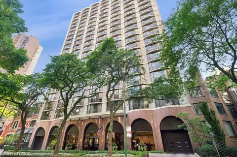 1440 N State Pkwy #8D, Chicago, IL 60610