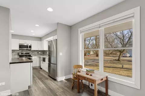 Kitchen - 10307 Lund Ave, Algonquin, IL 60102 photo 1 of 4