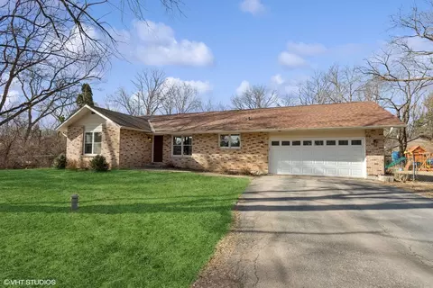 10307 Lund Ave, Algonquin, IL 60102