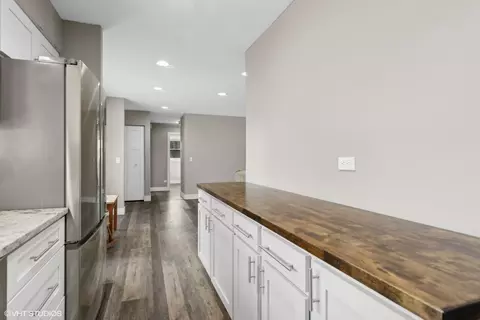 Kitchen - 10307 Lund Ave, Algonquin, IL 60102 photo 4 of 4
