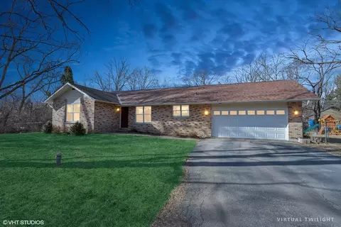 Exterior - 10307 Lund Ave, Algonquin, IL 60102 photo 2 of 6