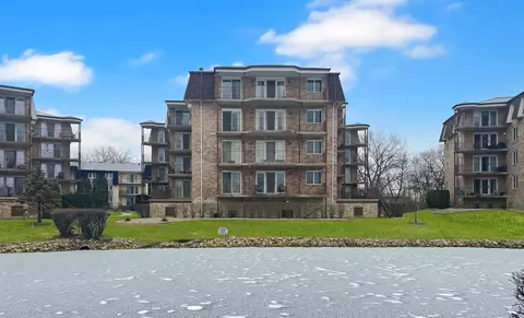 3660 186th St #404, Lansing, IL 60438