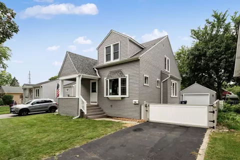 1300 Henry Ave, Des Plaines, IL 60016