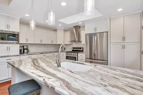 Kitchen - 11600 N Brightway Dr, Mokena, IL 60448 photo 7 of 8