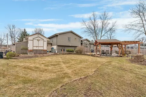 Exterior - 11600 N Brightway Dr, Mokena, IL 60448 photo 7 of 15