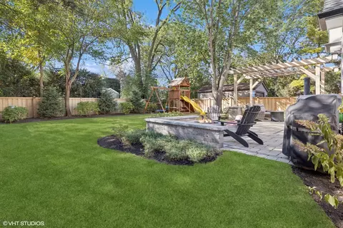 Exterior - 2425 Illinois Rd, Northbrook, IL 60062 photo 7 of 11