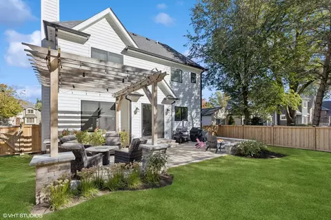 Exterior - 2425 Illinois Rd, Northbrook, IL 60062 photo 9 of 11