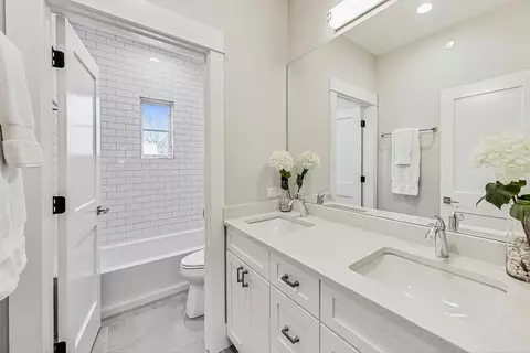 Bath - 2425 Illinois Rd, Northbrook, IL 60062 photo 5 of 6
