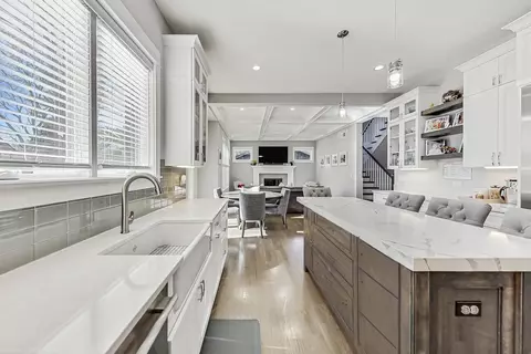 Kitchen - 2425 Illinois Rd, Northbrook, IL 60062 photo 4 of 5
