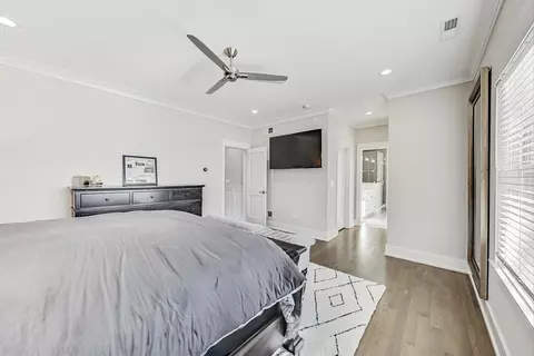Bedroom - 2425 Illinois Rd, Northbrook, IL 60062 photo 3 of 7