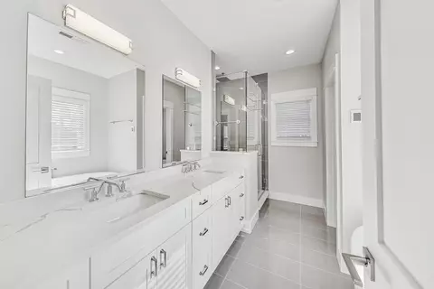 Bath - 2425 Illinois Rd, Northbrook, IL 60062 photo 2 of 6