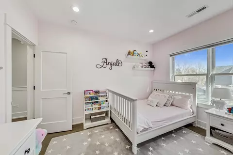Bedroom - 2425 Illinois Rd, Northbrook, IL 60062 photo 4 of 7