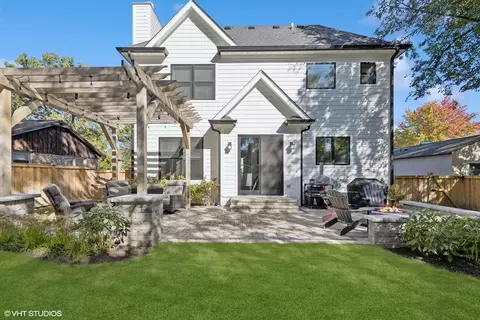 Exterior - 2425 Illinois Rd, Northbrook, IL 60062 photo 10 of 11