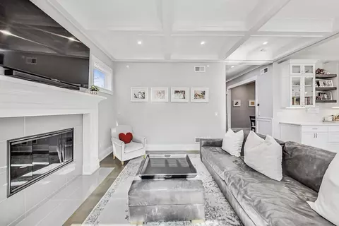 Living - 2425 Illinois Rd, Northbrook, IL 60062 photo 3 of 3