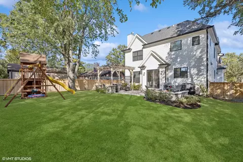 Exterior - 2425 Illinois Rd, Northbrook, IL 60062 photo 11 of 11