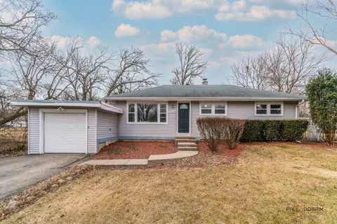 33099 N Rolling Hills Rd, Grayslake, IL 60030