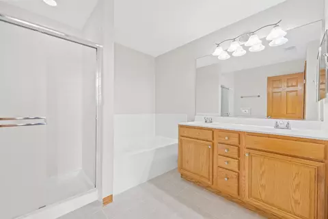 Bath - 3309 Cool Springs Ct, Naperville, IL 60564 photo 3 of 3