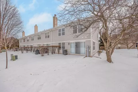 Exterior - 3309 Cool Springs Ct, Naperville, IL 60564 photo 3 of 6