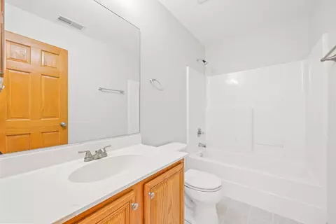 Bath - 3309 Cool Springs Ct, Naperville, IL 60564 photo 2 of 3