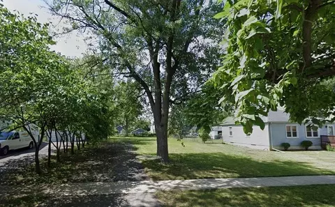 236 N Warwick Ave, Westmont, IL 60559