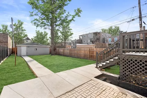 Exterior - 215 E 69th Pl, Chicago, IL 60637 photo 2 of 4