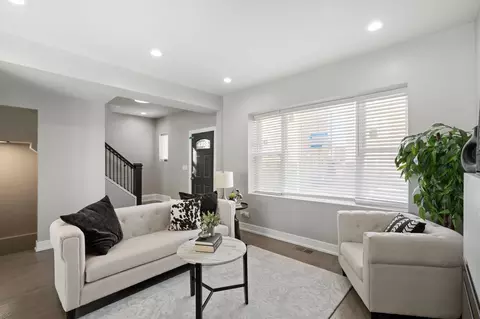 Living - 215 E 69th Pl, Chicago, IL 60637 photo 2 of 4
