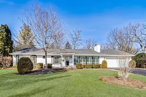 1516 Bowling Green Dr, Lake Forest, IL 60045