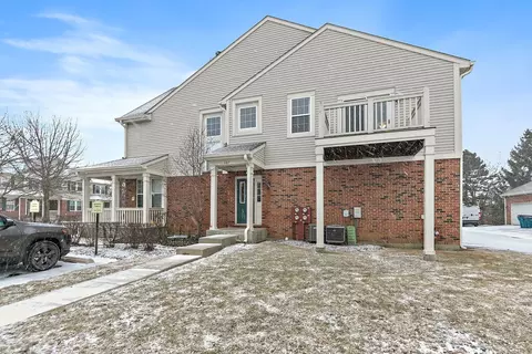 687 W Moreland Ave, Addison, IL 60101