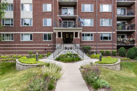 31 E Grove St N #503, Lombard, IL 60148