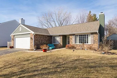 455 Yardley Dr, Carol Stream, IL 60188
