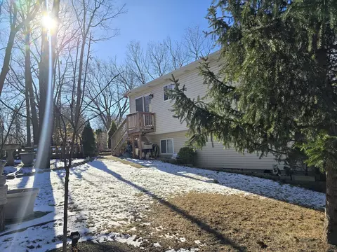 Exterior - 26018 W Marshall Ave, Ingleside, IL 60041 photo 3 of 13