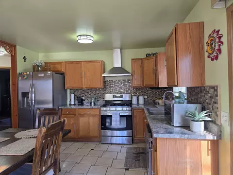 Kitchen - 26018 W Marshall Ave, Ingleside, IL 60041 photo 2 of 3