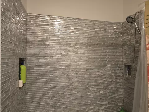 Bath - 26018 W Marshall Ave, Ingleside, IL 60041 photo 2 of 6