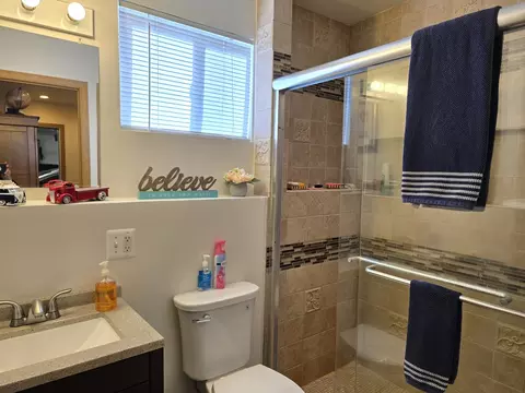 Bath - 26018 W Marshall Ave, Ingleside, IL 60041 photo 4 of 6