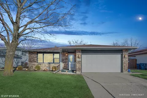 925 Sycamore Ln, Bartlett, IL 60103