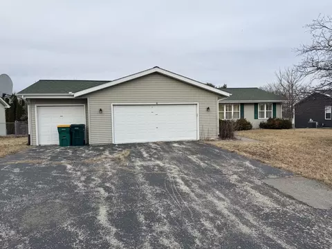 927 Quill Dr, Roscoe, IL 61073 photo 2