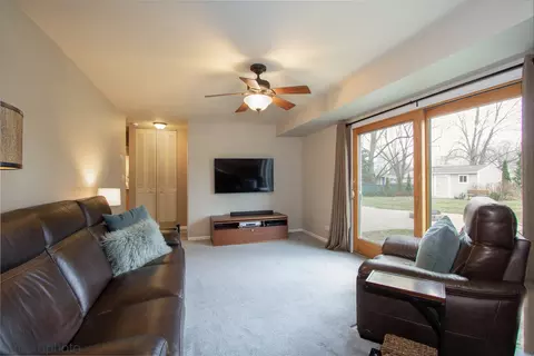 4145 Williams Ct, Hoffman Estates, IL 60192 photo 10