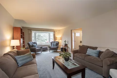 4145 Williams Ct, Hoffman Estates, IL 60192 photo 4
