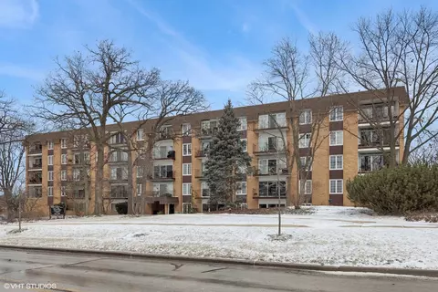 441 N Park Blvd #4H, Glen Ellyn, IL 60137