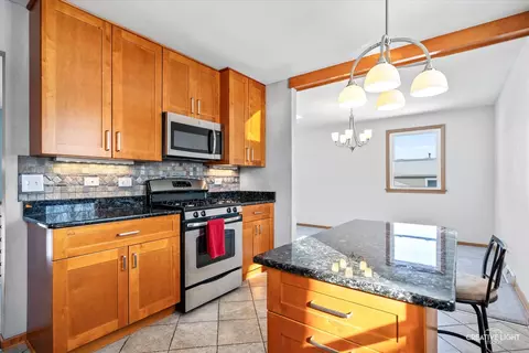 541 Maple Ln, Darien, IL 60561 photo 10