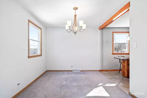 541 Maple Ln, Darien, IL 60561 photo 8