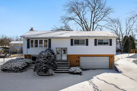 541 Maple Ln, Darien, IL 60561 photo 2