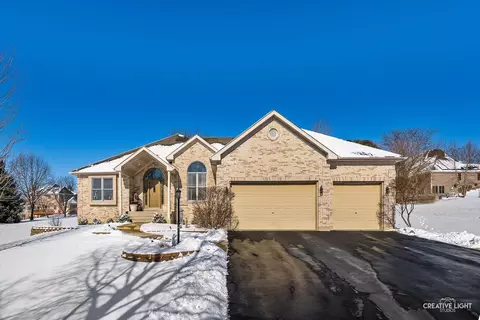 941 Lakeridge Ct, Sugar Grove, IL 60554