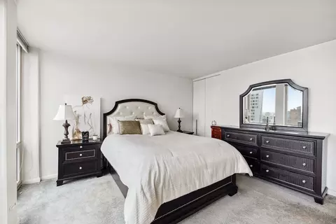 Bedroom - 111 E Chestnut St #29E, Chicago, IL 60611 photo 5 of 5