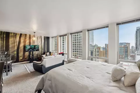 Bedroom - 111 E Chestnut St #29E, Chicago, IL 60611 photo 2 of 5