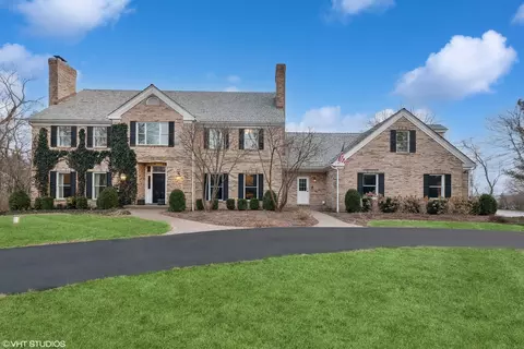 18 Creekside Ln, Barrington Hills, IL 60010
