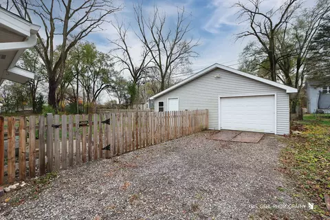 Exterior - 515 Deerpath Dr, Mchenry, IL 60051 photo 1 of 4