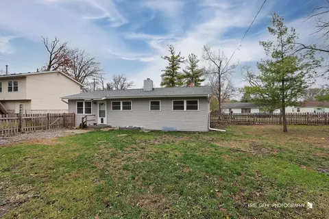Exterior - 515 Deerpath Dr, Mchenry, IL 60051 photo 3 of 4